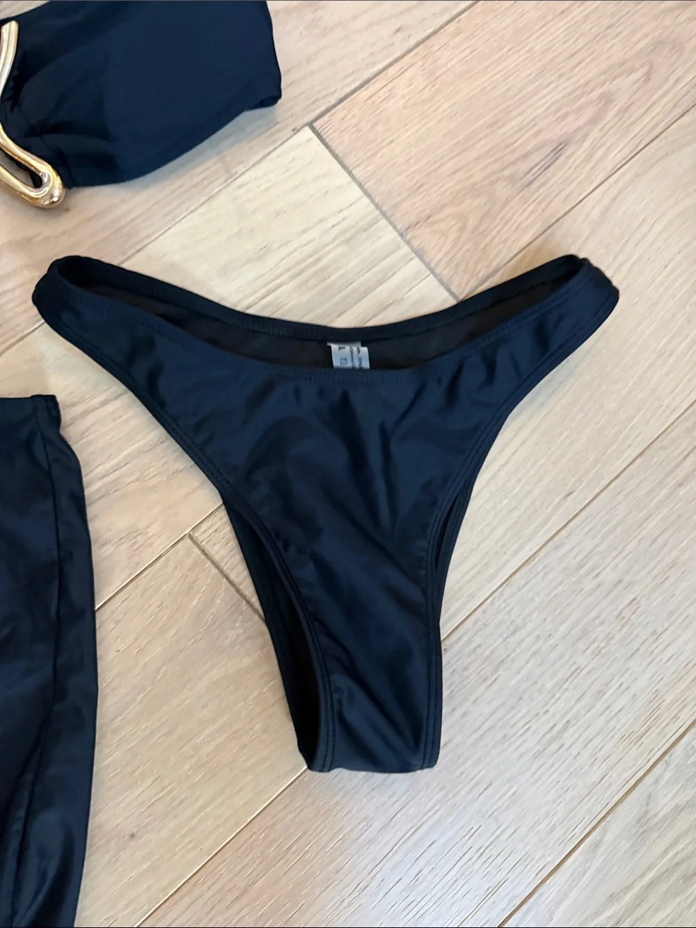 Commense chic black